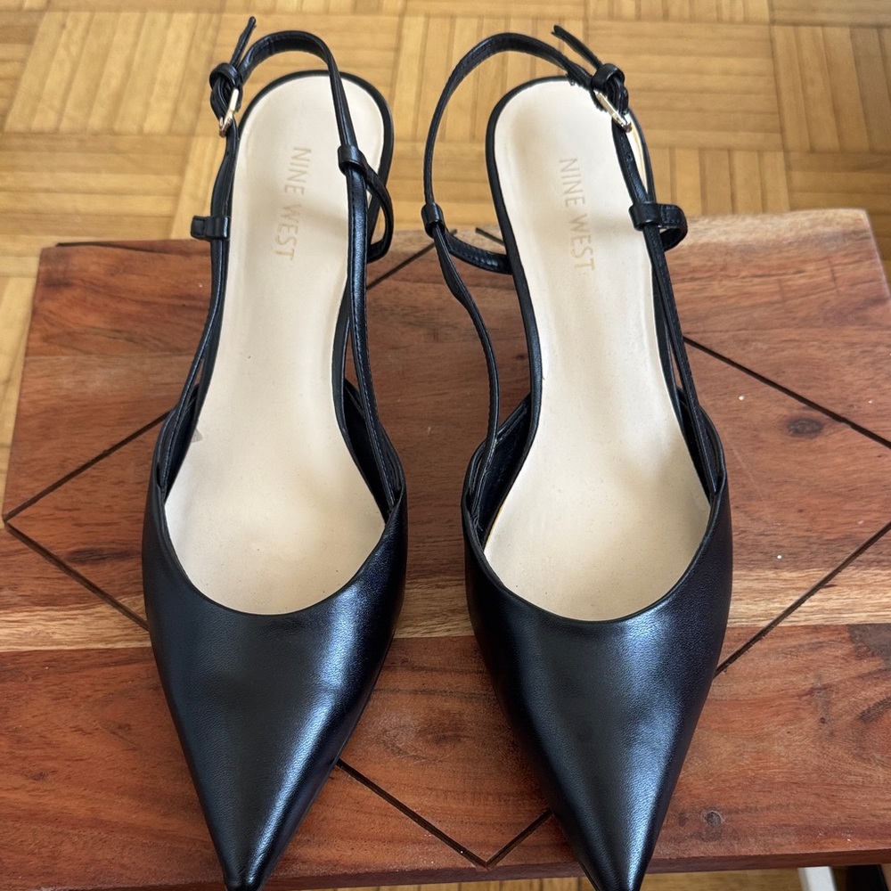 Nine West Black Pointed Toe Low Heels - Picture 2 of 14